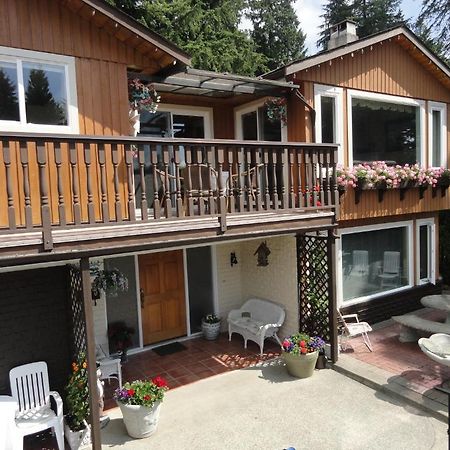 Mountain Bed & Breakfast North Vancouver Exterior photo